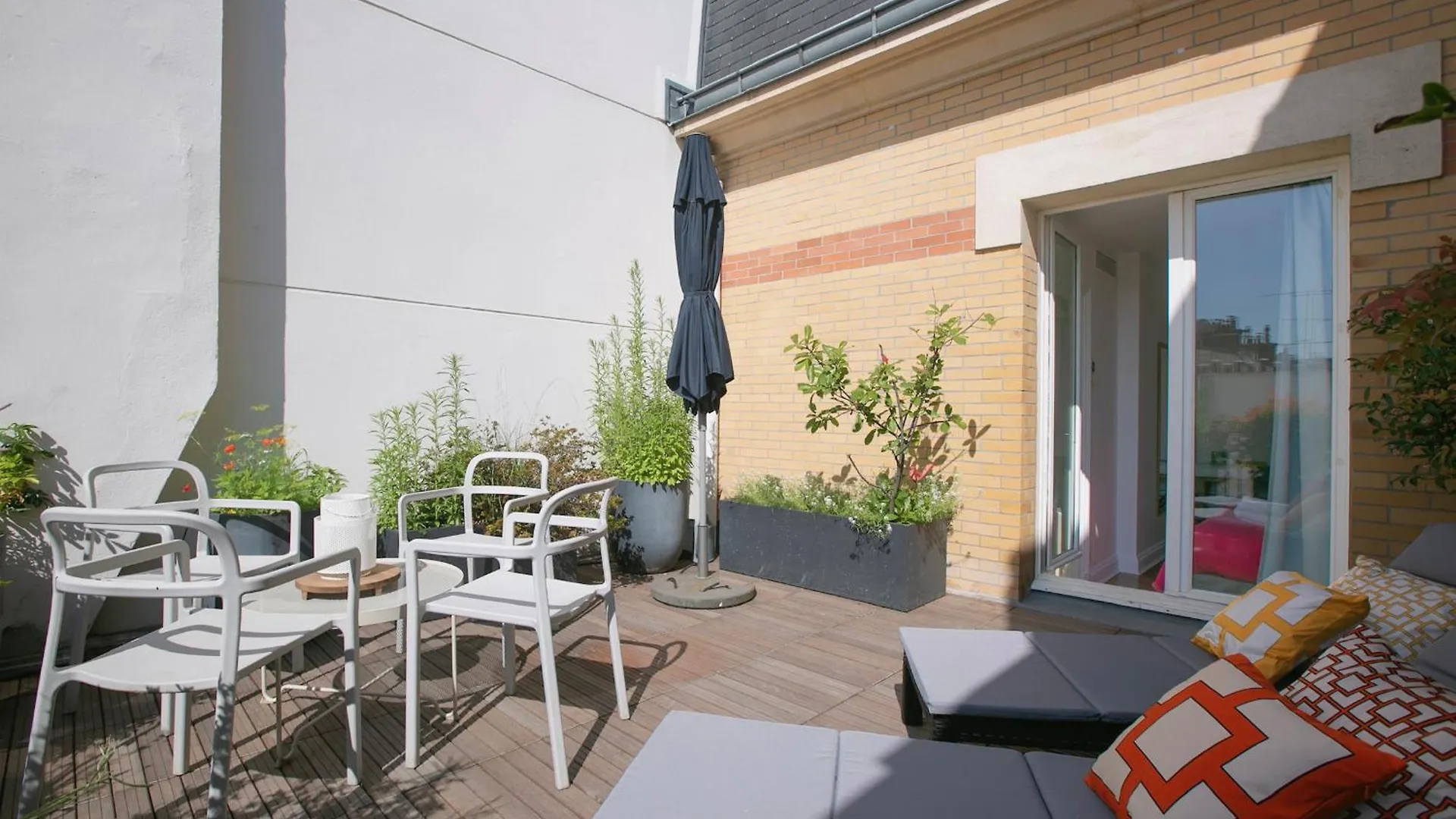 Lägenhet Magnificient 2 Bedrooms With Terrace Next To Champs-elysees - Pc62b *
