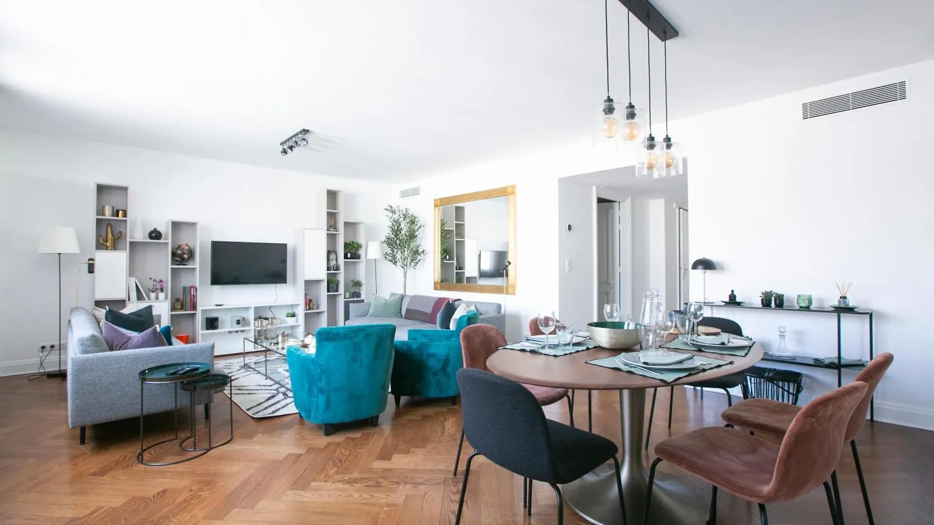 Apartment Magnificient 2 Bedrooms With Terrace Next To Champs-elysees - Pc62b